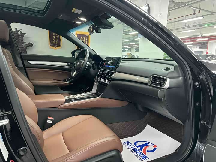 Фото 8 - Honda Inspire