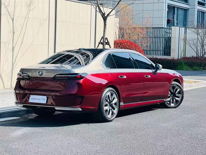 Фото 3 - BMW 7 Series