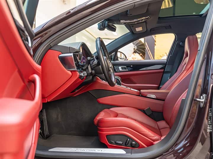 Фото 9 - Porsche Panamera