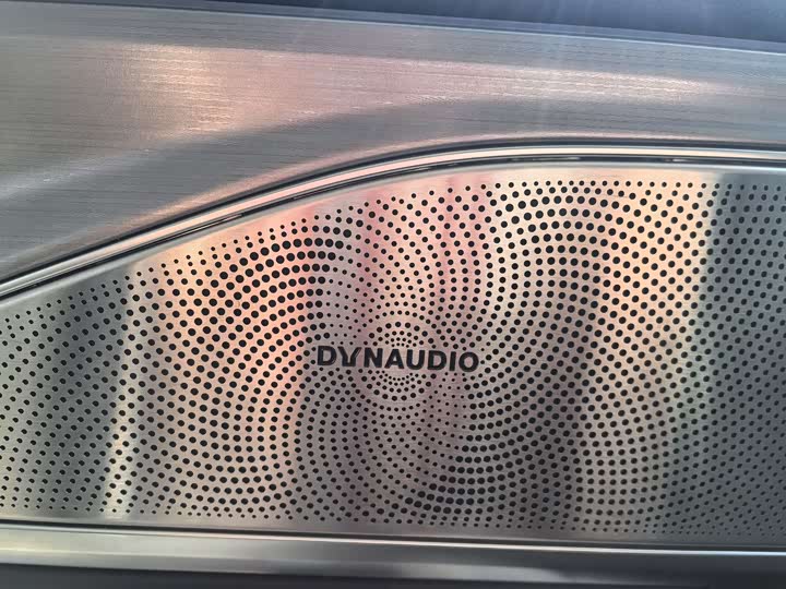 Фото 4 - XPeng P7