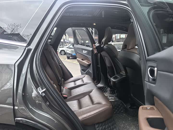 Фото 7 - Volvo XC60