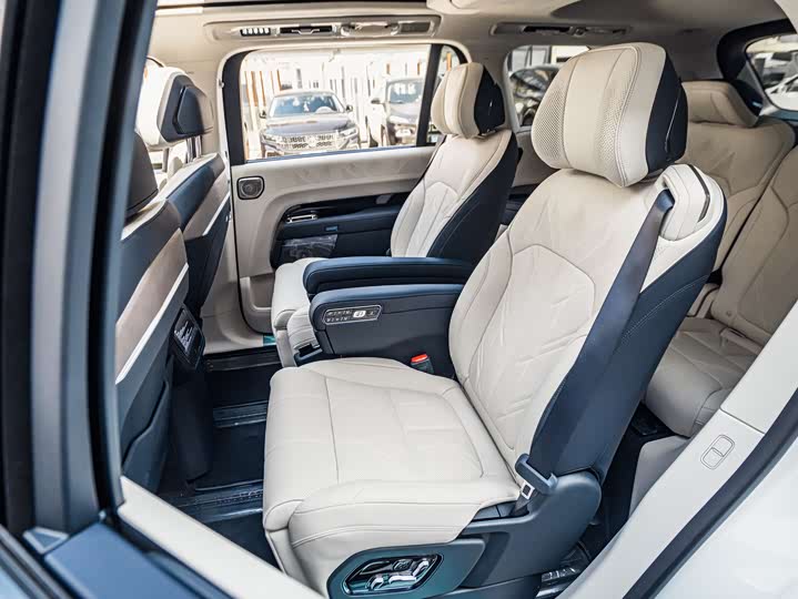 Фото 8 - Zeekr 9X