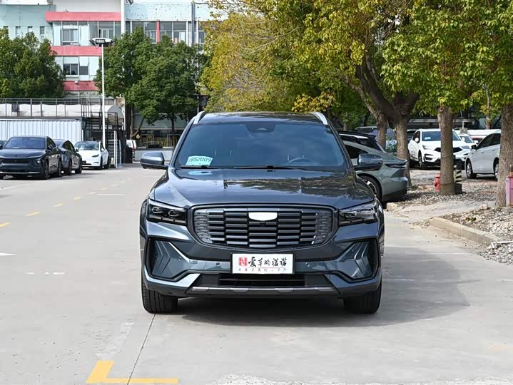 Фото 2 - Geely Monjaro