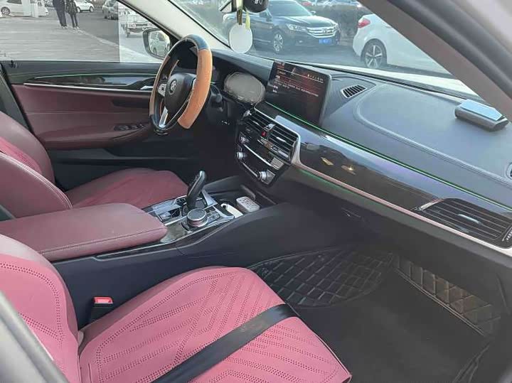 Фото 6 - BMW 5 Series