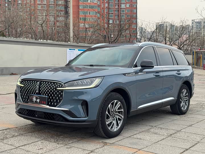 Фото 1 - Lincoln Aviator