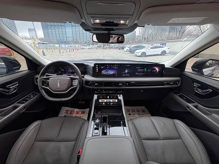 Фото 5 - Lincoln Aviator