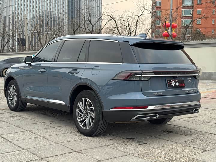 Фото 7 - Lincoln Aviator