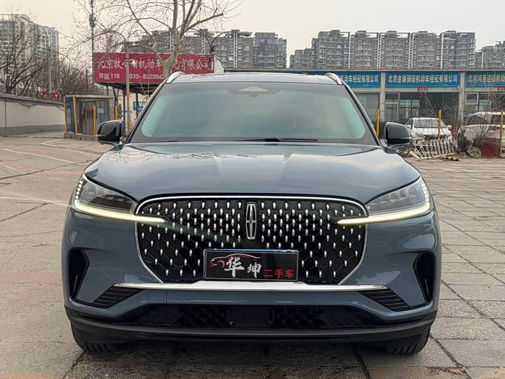 Фото 9 - Lincoln Aviator