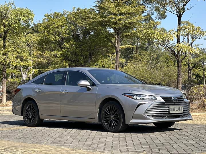 Фото 3 - Toyota Avalon