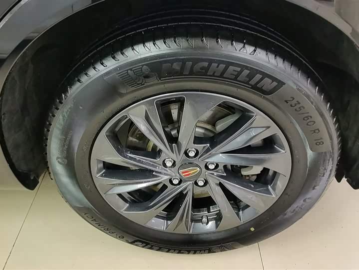 Фото 6 - Hongqi HS5