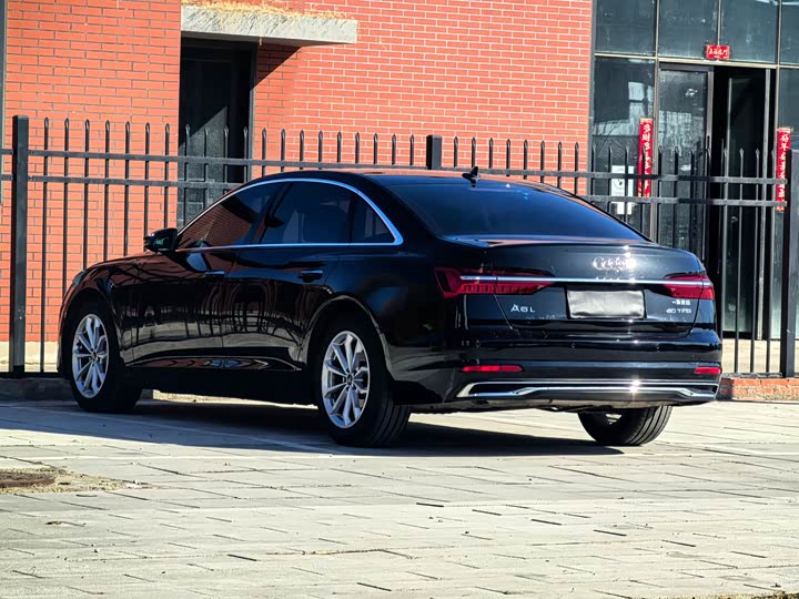 Фото 7 - Audi A6L