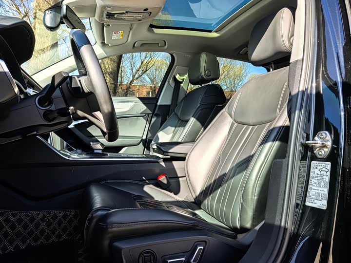 Фото 9 - Audi A6L