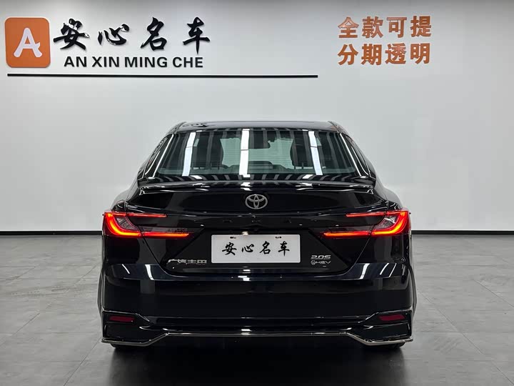 Фото 4 - Toyota Camry