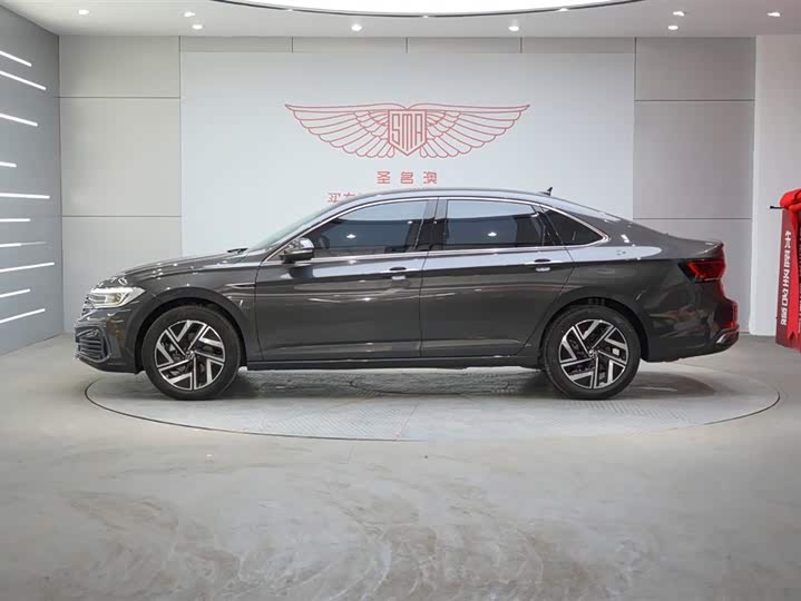 Фото 4 - Volkswagen Sagitar L