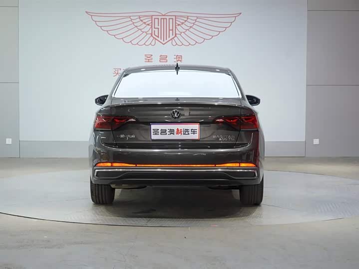 Фото 6 - Volkswagen Sagitar L