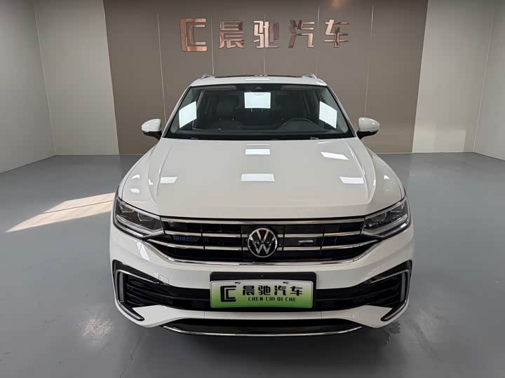Фото 2 - Volkswagen Tiguan L Hybrid