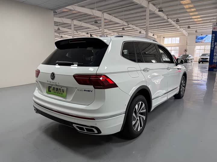 Фото 4 - Volkswagen Tiguan L Hybrid
