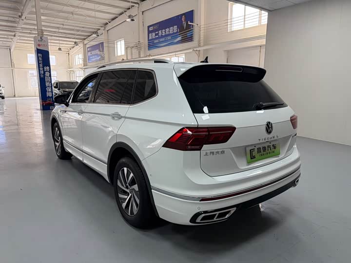 Фото 6 - Volkswagen Tiguan L Hybrid