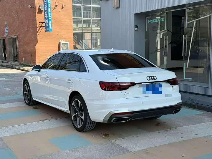 Фото 9 - Audi A4L