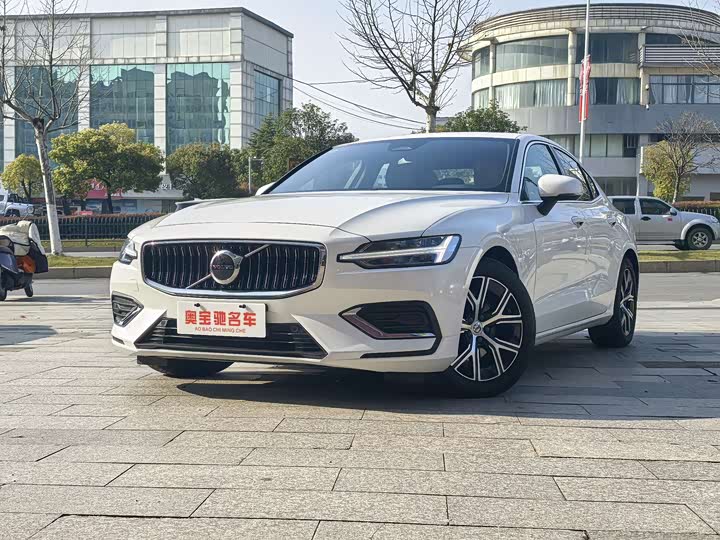 Volvo S60 2025 2025款 B4 智逸豪华版