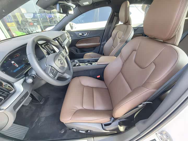 Volvo S60 2025 2025款 B4 智逸豪华版