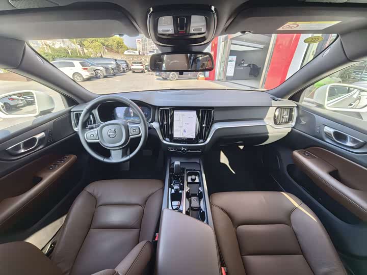 Volvo S60 2025 2025款 B4 智逸豪华版