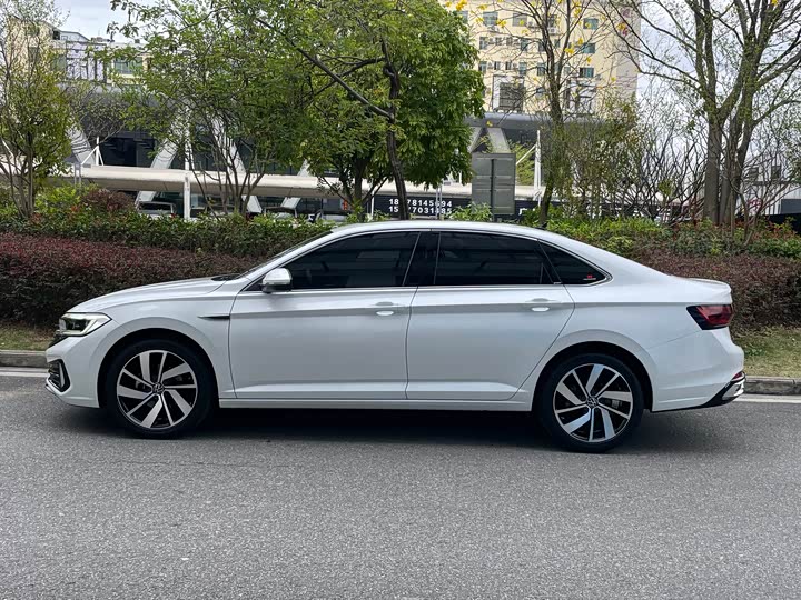 Фото 4 - Volkswagen Sagitar L