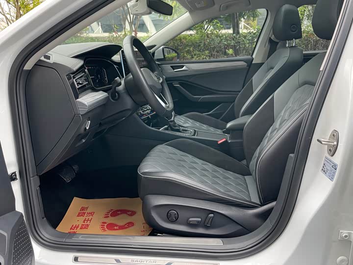 Фото 9 - Volkswagen Sagitar L