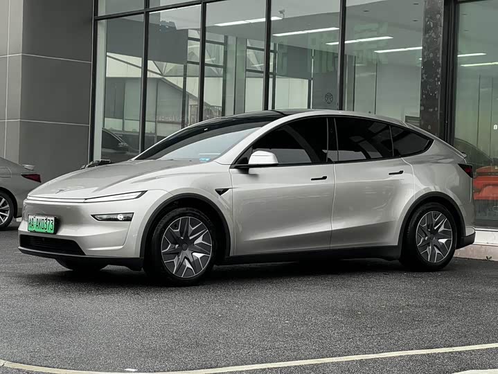 Фото 1 - Tesla Model Y