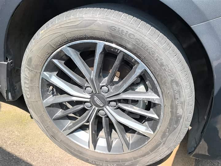 Фото 6 - Geely Preface