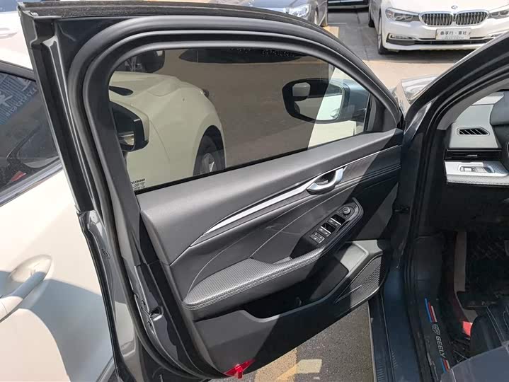 Фото 7 - Geely Preface