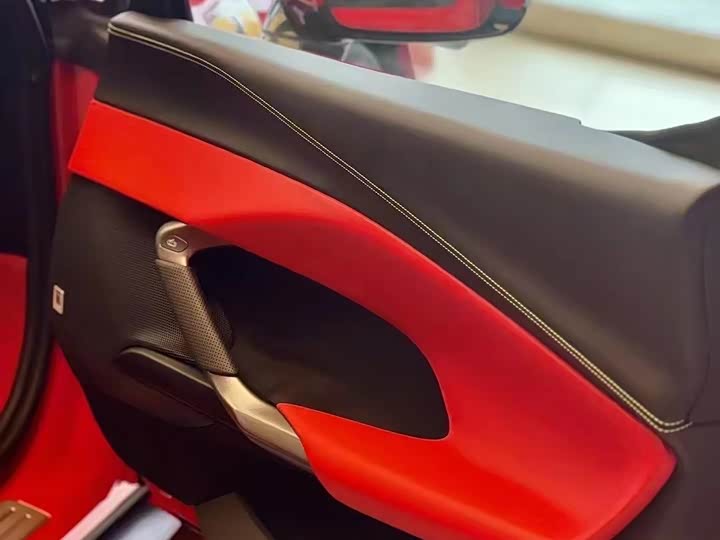 Фото 4 - Ferrari 296