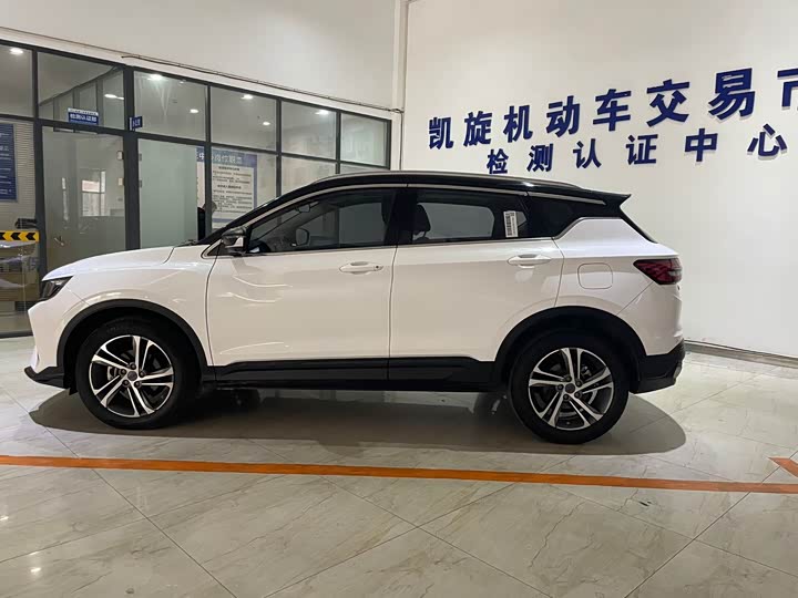 Фото 7 - Geely Coolray