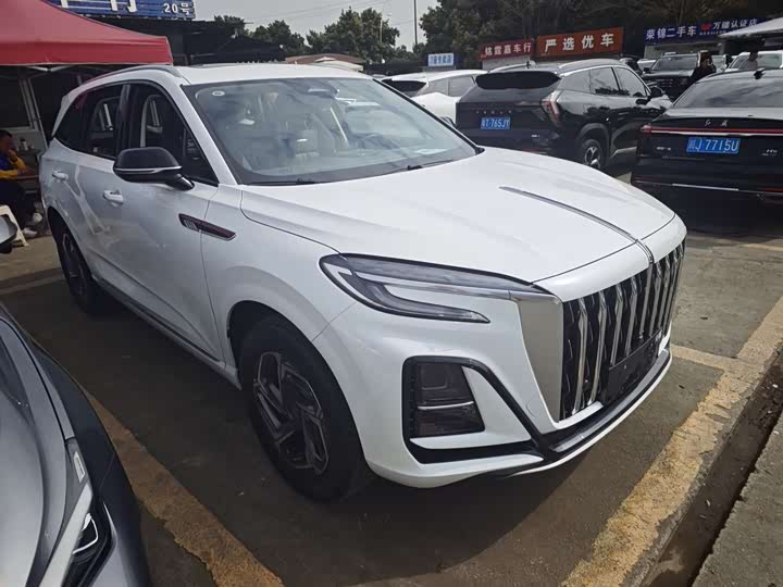 Photo 3 - Hongqi HS3