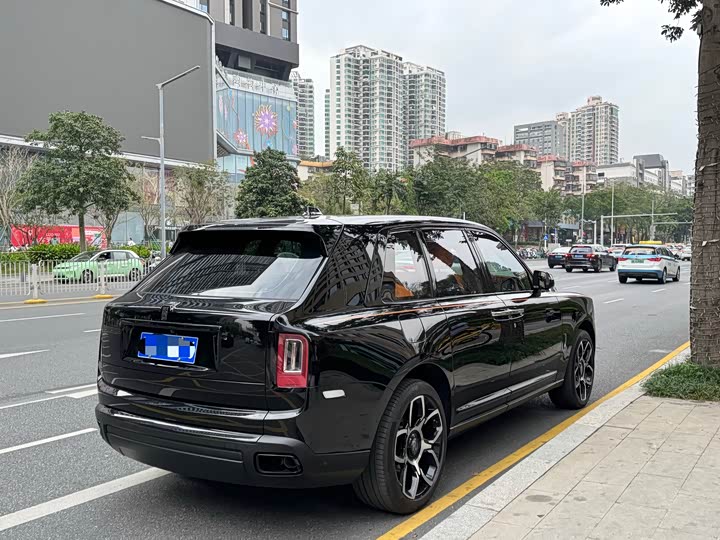 Фото 4 - Rolls-Royce Cullinan