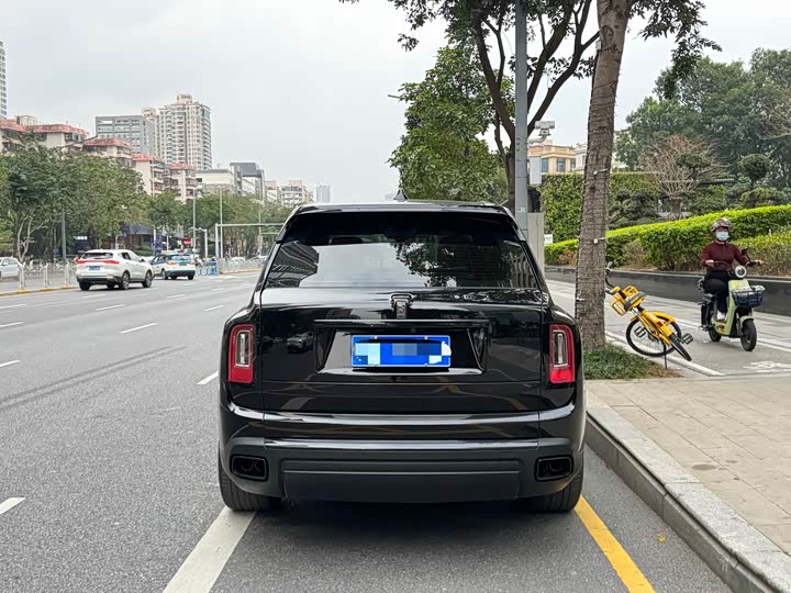 Фото 5 - Rolls-Royce Cullinan