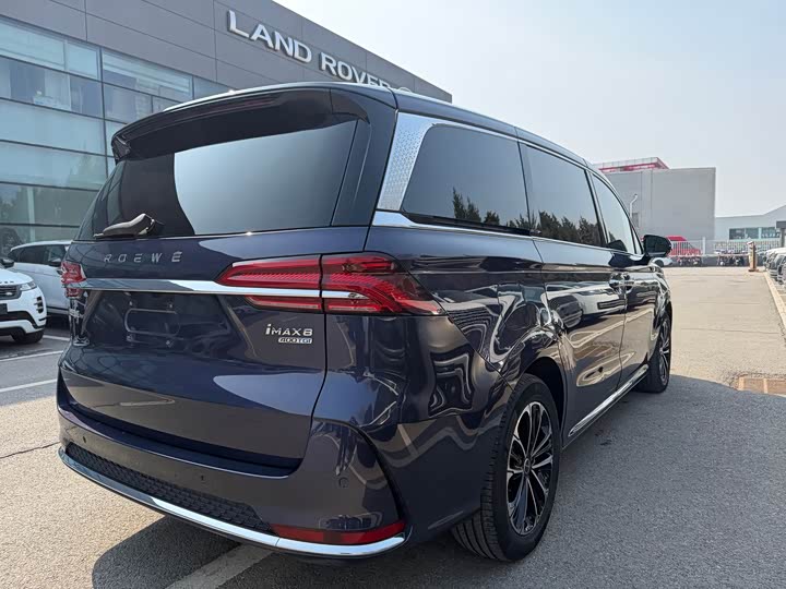 Фото 3 - Roewe iMax 8