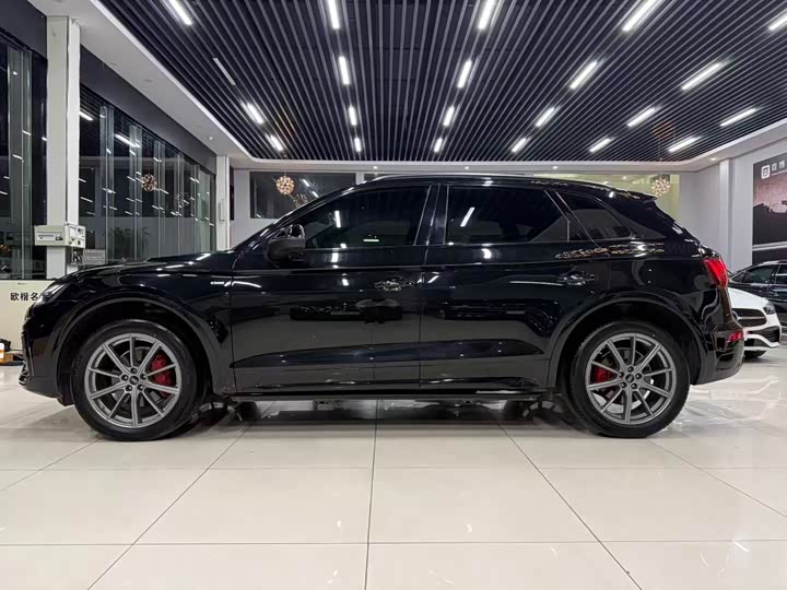 Фото 4 - Audi Q5L