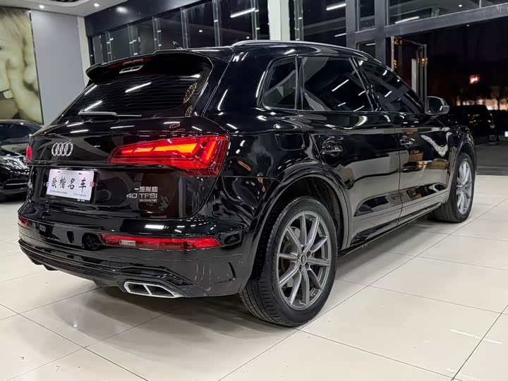 Фото 7 - Audi Q5L