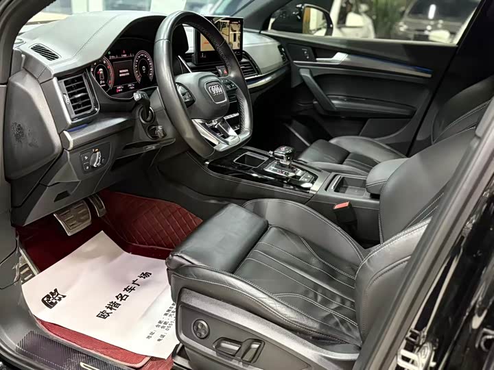 Фото 8 - Audi Q5L