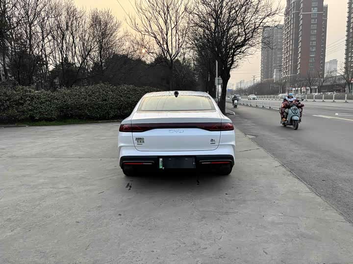 Фото 8 - BYD Qin L