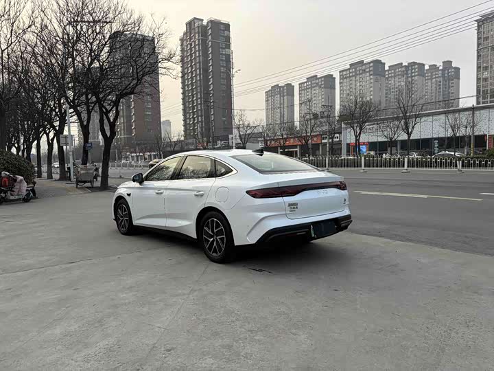 Фото 9 - BYD Qin L