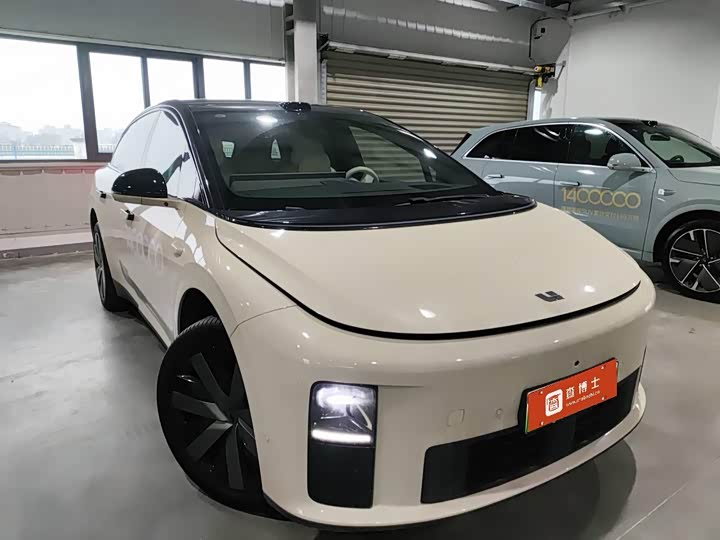 Photo 2 - LiXiang i6