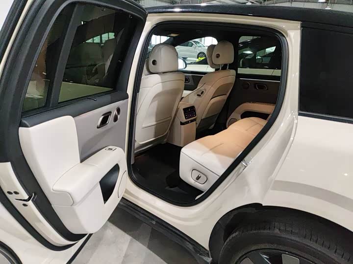 Photo 5 - LiXiang i6