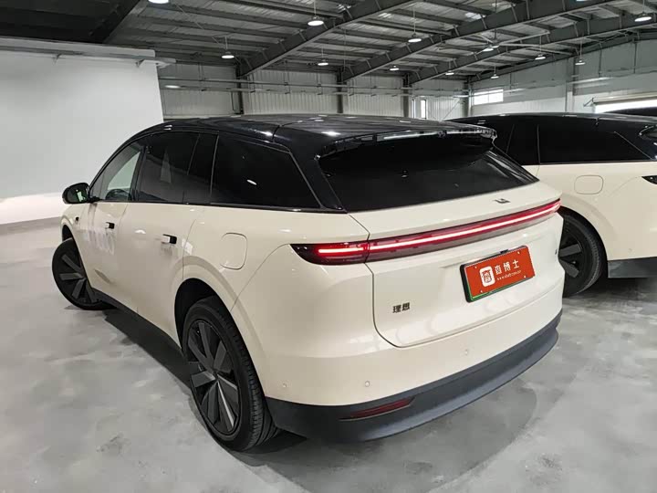 Photo 8 - LiXiang i6