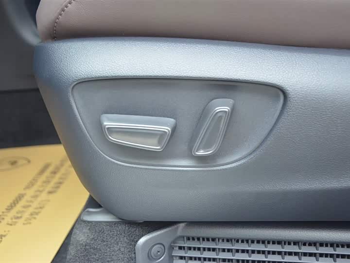 Фото 6 - Toyota Granvia