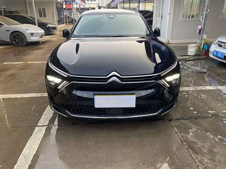 Фото 2 - Citroen C5 X