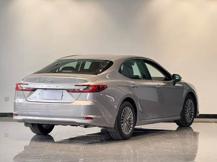 Фото 7 - Toyota Camry