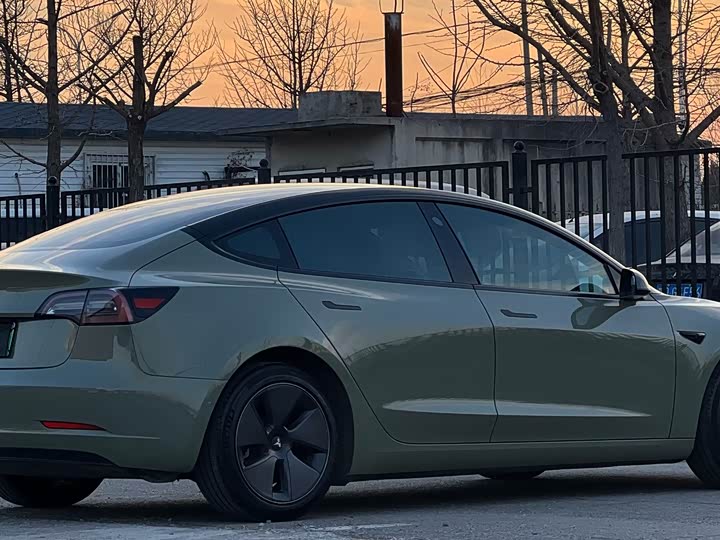 Фото 6 - Tesla Model 3