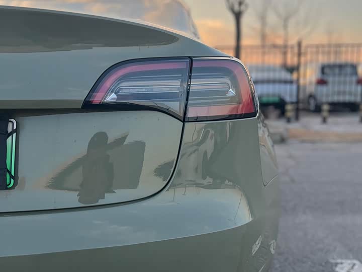 Фото 8 - Tesla Model 3